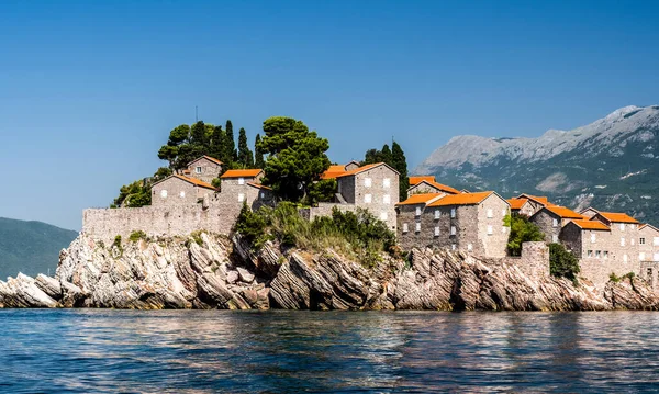 Scenic Stad Rotsen Montenegro Uitzicht Vanaf Adriatische Zee Huizen Met — Stockfoto
