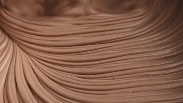 Chocolate Cremosa Mezcla Con Mezclador Automático Primer Plano Sabrosa Panadería — Vídeo de stock