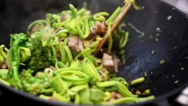 Meat Fresh Vegetables Cooking Asian Wok Pan Asian Healthy Delicious — Stock Video
