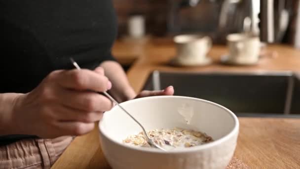 Girl Preparing Morning Breakfast Oatmeal — Vídeo de stock