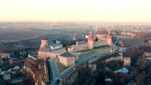 Αεροφωτογραφία Του Κάστρου Kamianets Podilskyi Στο Φως Του Ήλιου — Αρχείο Βίντεο