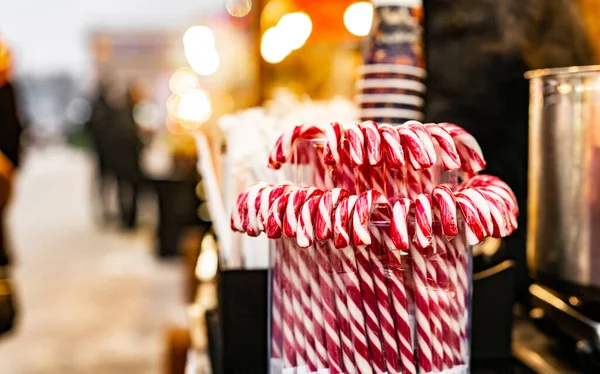 Traditional Christmas Lollipop Cane Candies Red White Stripes Traditional Street — Stock fotografie