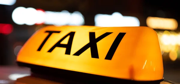 Taxi Car Light Dark Street Night City Closeup Cab Sign — Stock Photo, Image