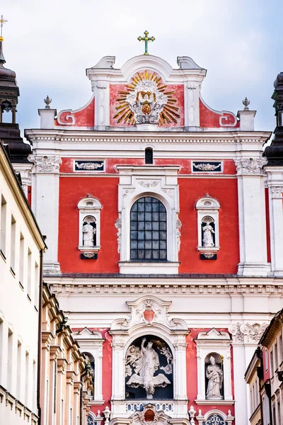 Poznan Fara Roman Catholic Basilica Old Beautiful Building Facade Statues — Stock Photo, Image