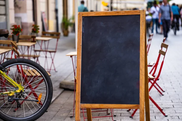 Empty Easel Black Board Menu Offers Next Cafe Street Old — Stock Photo, Image