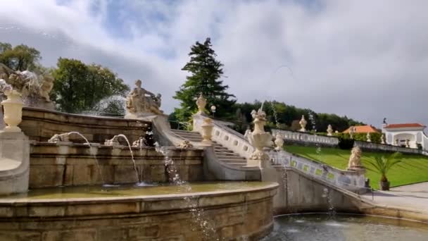 Krumlov Τσεχία September 2018 Νίκαια Ηλιόλουστη Κρήνη Στον Κήπο Κάστρο — Αρχείο Βίντεο