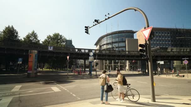 Amburgo Germania Luglio 2023 Time Lapse Cross Walk Street Traffic — Video Stock