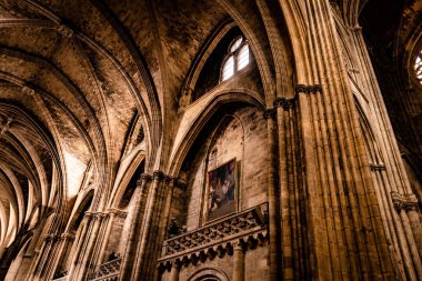 Bordeaux, Fransa - 28 Ağustos 2022: Bordeaux Katedrali içinde, Roma Katolik Aziz Andrew Kilisesi. Meşhur Bordeaux turist imzalı bina.