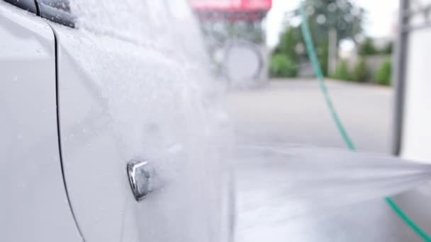 Tvål Vatten Jet Självbetjäning Slow Motion Tvättar Bilen Vid Biltvätt — Stockvideo