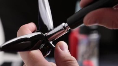 Fpv Diy Drone monte ediliyor. Bir Pervane Ekleniyor ve Sıkıştırıcı Pervane Fındığı, Yakın Görünüm
