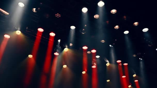 Sahne Tavanı Konser Sırasında Yıldırım Yanıp Sönen Işıklar Altında — Stok video