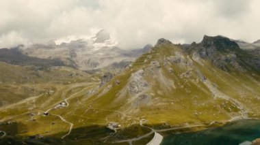 Alp Dağı 'nın insansız hava aracından muhteşem manzarası