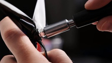 Fpv Diy Drone monte ediliyor. Bir Pervane Ekleniyor ve Sıkıştırıcı Pervane Fındığı, Yakın Görünüm