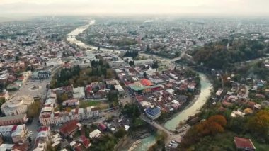 Gürcistan 'ın Muhteşem Kutaisi Şehri, İHA Yüksekten Vuruldu