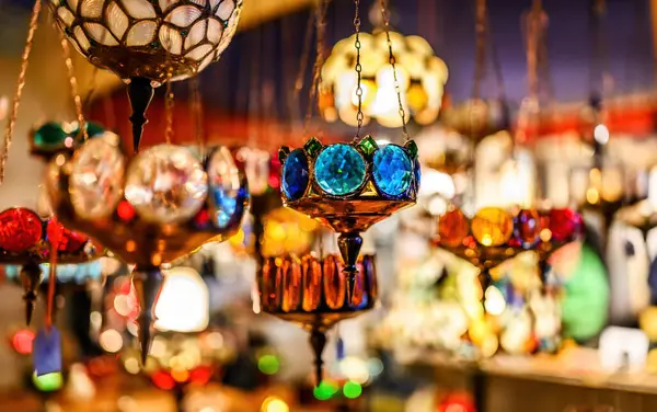 Lanternas Orientais Coloridas Vidro Mercado Fotos De Bancos De Imagens