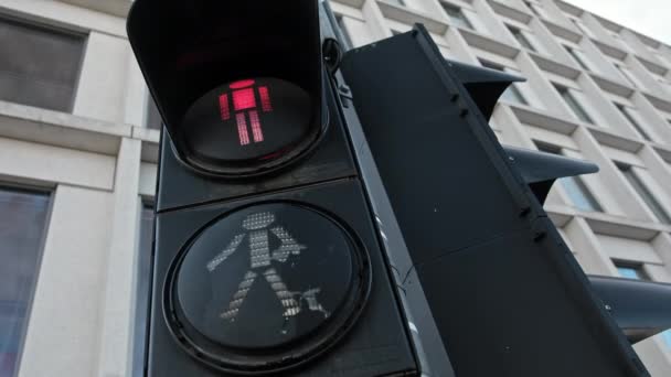 Semáforo Pedestres Mudando Vermelho Para Verde — Vídeo de Stock