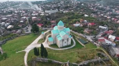 Gürcistan 'ın Kutaisi bölgesindeki muhteşem Bagrati Katedrali, İHA' dan