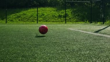 Küçük Kaleci Bir Futbol Maçında Golü Durdurdu