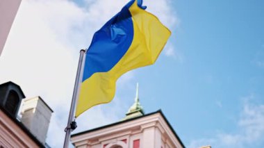 Ukrayna Ulusal Bayrağı Dalgalanması Ukrayna 'nın Özgürlüğünü Sembolize Ediyor