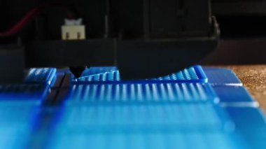 Mavi PLA Filament ile 3D yazıcı yazdırma modeli