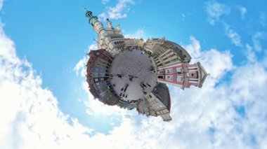 Poznan, Polonya - 29 Eylül 2024: 360 Derece Tarihsel Poznan Pazar Meydanı Panoramik Görünümü