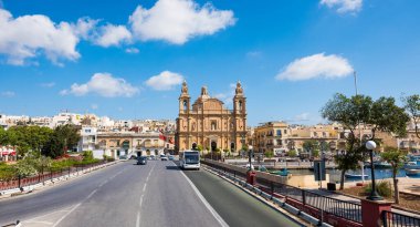 Malta 'da Triq Marina yolundan Valletta' daki Msida Kilisesi