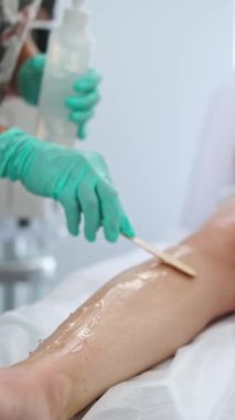 Vücut Kılları Çıkarma Lazer Prosedürü ve Spa Güzellik Kliniğinde Epilasyon Tedavisi