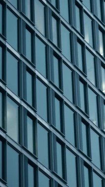 Cam kule ofis binasının havadan görünüşü. Yüksek Kuledeki İş ve Finans