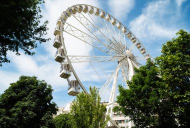 Budapeşte Göz Dönme Dolabı Yaz Parkı