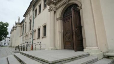 Gniezno, Polonya - 13 Eylül 2025: Gniezno Katedrali Bir Ruhani Yer ve Tarihi Yer