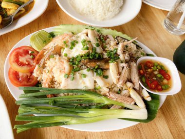 Deniz ürünleri, kızarmış pirinç, lezzetli Tayland yemekleri.