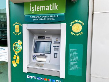 İstanbul, TURKEY, 22 Mayıs 2023, Kuveyt Türk İnşaat ATM 'si. Kuveyt Türk, Türkiye 'nin en ünlü bankalarından biri..