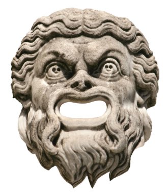 Taş oyulmuş antik Yunan tiyatro maskesi, korkutucu veya gülümseyen yüz ifadesi, izole edilmiş