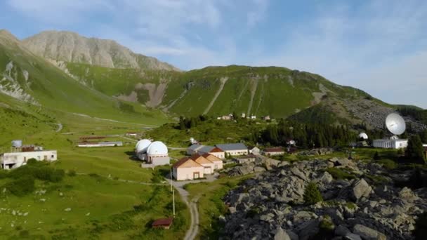 Tien Shan Astronomiska Observatoriet Ligger Nära Den Stora Almaty Sjön — Stockvideo