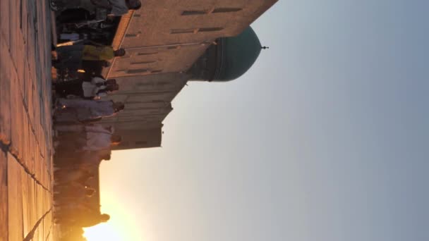 Bukhara Uzbekistan September Rekaman Video Vertikal Malam Hari Jalan Kota — Stok Video
