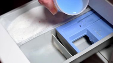 çamaşır makinesi çekmecesine yumuşatıcı eklemek