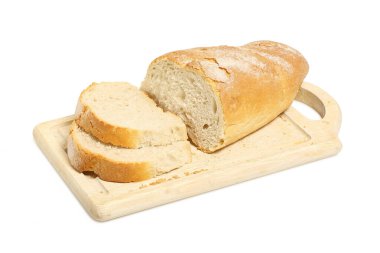 Kesme tahtasının üzerinde dilimlenmiş ekmek.