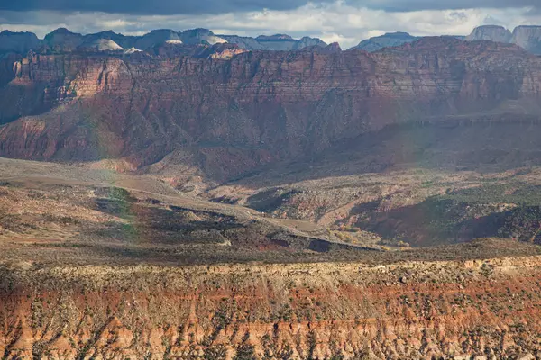 Montanhas Dramáticas Zion National Park Luz Sol Tarde Com Nuvens Imagens De Bancos De Imagens