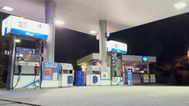 Stația Benzină Chevron Noapte Port Coquitlam Canada — Videoclip de stoc