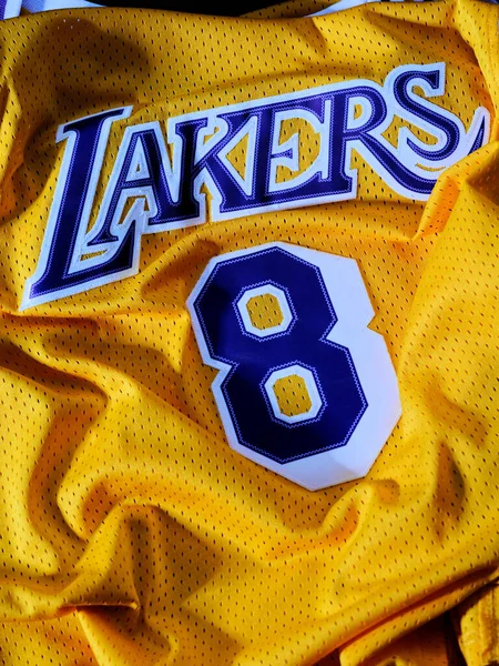 Kobe Bryant Koszulka Lakers Żółty Kolor Pionowa Ramka Lipca 2023 — Zdjęcie stockowe
