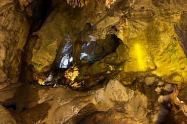 Phang-nga Tayland 'daki Wat Suwan Khuha Tapınağı' ndaki mağarada.