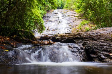 Phang-nga Tayland 'da Ton Phrai Tropikal Şelalesi