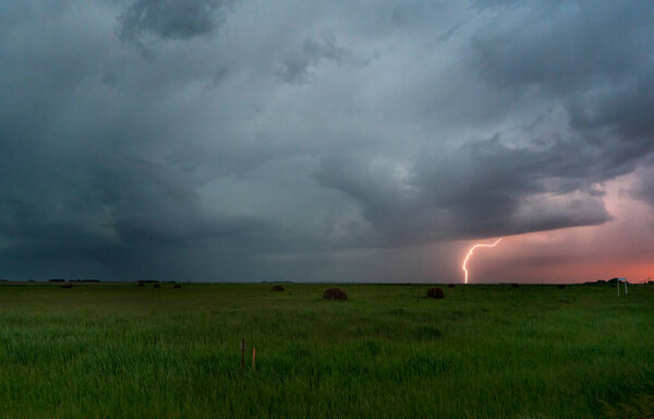 Летние штормы в канадских прериях