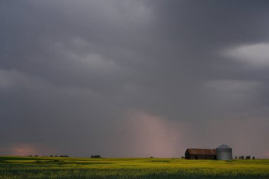 Prairie Yaz Fırtınaları Saskatchewan Kanada Kaygı verici