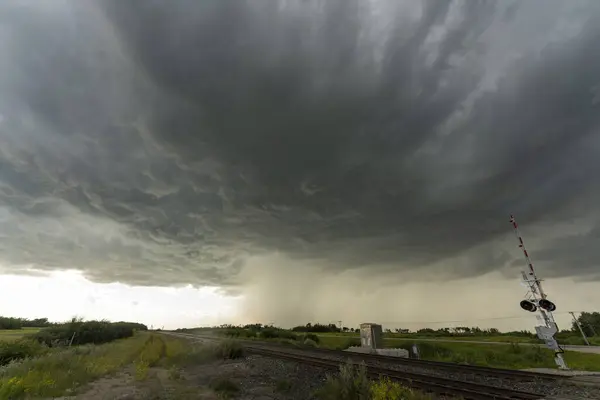 Prairie Tempestades Verão Saskatchewan Canadá Ominous Fotos De Bancos De Imagens