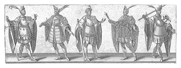 剣と盾を持つ5人の男4人の描写矢と盾を持つ1人 — ストック写真