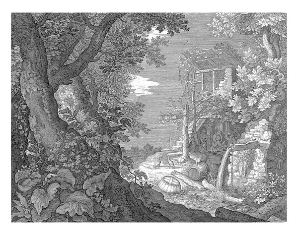 在森林边一座破旧不堪的客栈的楼梯上喝酒 左边有几棵树 六部份连环画中的第五部份 — 图库照片