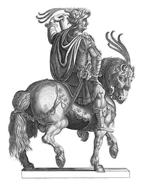 ティベリウス帝は馬に乗っていて 太腿に片手で もう一方の司令官と共に描かれている — ストック写真