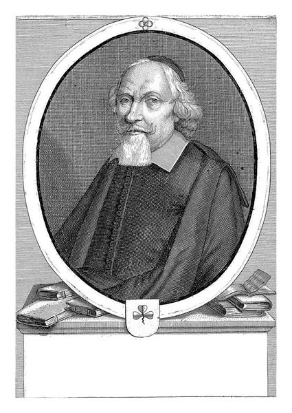 牧师卡斯帕勒斯 基特韦迪乌斯的肖像 在椭圆形框架内 边缘刻有字母 肖像画下面的地下室有书 在底部是六行的拉丁文文本 — 图库照片