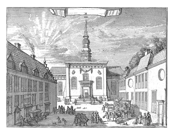哈莱姆的Nieuwe Kerk景观 前面广场上有许多人和一些车厢 这张纸是一个大的哈莱姆地图的广泛印刷的一部分 — 图库照片